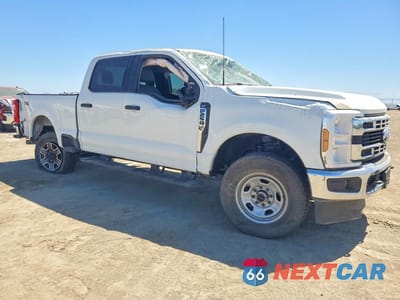 Czwarte zdjęcie samochodu z boku: 2025 FORD F250 SUPER DUTY VIN:1FT7W2BN5SED72599 - miniatura