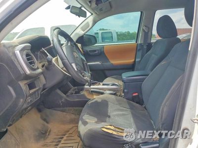 Zdjęcie 7 z 12 samochodu: 2016 TOYOTA TACOMA SR5 V6 VIN:5TFAZ5CN4GX007646 - miniatura