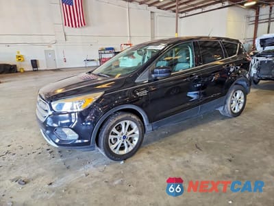 2017 FORD ESCAPE SE 1FMCU0GD3HUE64894 - główne zdjęcie licytacji z USA - miniatura