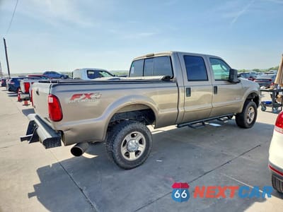 Trzecie zdjęcie samochodu z tyłu: 2005 FORD F250 SUPER DUTY VIN:1FTSW21P35EB23512 - miniatura