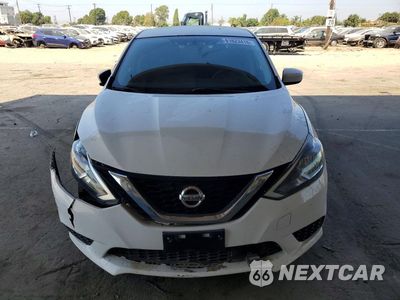 Piąte zdjęcie samochodu w środku: 2018 NISSAN SENTRA S VIN:3N1AB7AP3JY318028 - miniatura