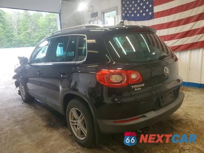 Drugie zdjęcie samochodu z przodu: 2011 VOLKSWAGEN TIGUAN S VIN:WVGBV7AX9BW532180 - miniatura