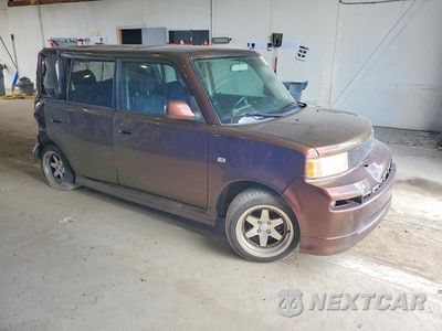 Czwarte zdjęcie samochodu z boku: 2006 TOYOTA SCION XB VIN:JTLKT324864120037 - miniatura