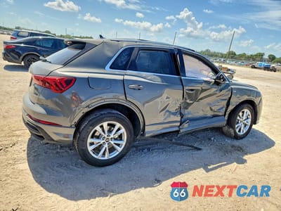 Trzecie zdjęcie samochodu z tyłu: 2025 AUDI Q3 PREMIUM S LINE 45 VIN:WA1DECF31S1074329 - miniatura