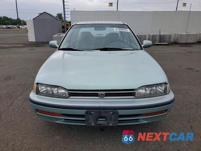 Piąte zdjęcie samochodu w środku: 1992 HONDA ACCORD LX VIN:1HGCB7555NA121789 - miniatura