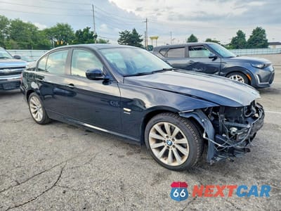 Czwarte zdjęcie samochodu z boku: 2011 BMW 328 XI SULEV VIN:WBAPK5G56BNN81272 - miniatura