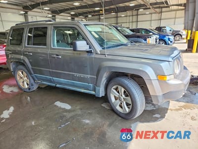 Czwarte zdjęcie samochodu z boku: 2011 JEEP PATRIOT SPORT VIN:1J4NF1GB1BD256168 - miniatura