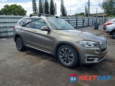 Czwarte zdjęcie samochodu z boku: 2017 BMW X5 SDRIVE35I VIN:5UXKR2C50H0U19039 - miniatura