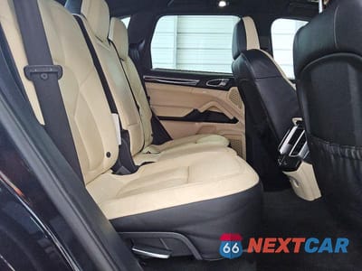 Zdjęcie 10 z 12 samochodu: 2016 PORSCHE CAYENNE VIN:WP1AA2A20GLA09219 - miniatura