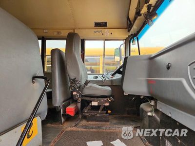Piąte zdjęcie samochodu w środku: 2015 IC CORPORATION 3000 CE SCHOOL BUS VIN:4DRBUC8P1FB670102 - miniatura