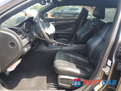 Zdjęcie 7 z 12 samochodu: 2023 CHRYSLER 300 S VIN:2C3CCABG5PH585267 - miniatura