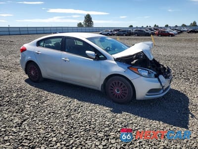 Czwarte zdjęcie samochodu z boku: 2016 KIA FORTE LX VIN:KNAFK4A6XG5543154 - miniatura