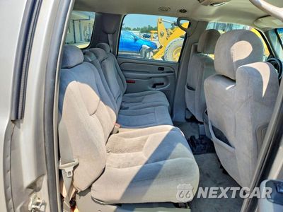 Zdjęcie 11 z 13 samochodu: 2006 CHEVROLET SUBURBAN C1500 VIN:1GNEC16Z36J102931 - miniatura