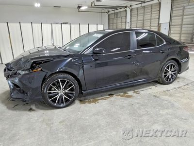 2024 TOYOTA CAMRY SE 4T1G11BK4RU128050 - główne zdjęcie licytacji z USA - miniatura