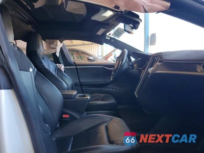 Zdjęcie 10 z 12 samochodu: 2016 TESLA MODEL S VIN:5YJSA1E2XGF124696 - miniatura