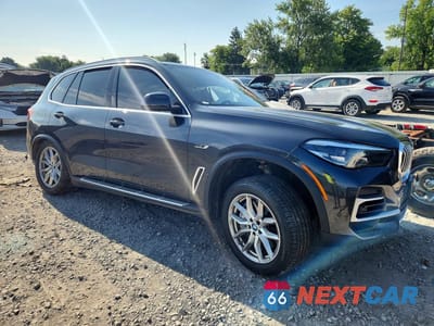 Czwarte zdjęcie samochodu z boku: 2023 BMW X5 XDRIVE45E VIN:5UXTA6C08P9P28324 - miniatura
