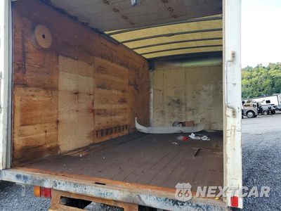 Zdjęcie 10 z 13 samochodu: 2016 ISUZU NPR HD BOX TRUCK VIN:54DC4W1B3GS802184 - miniatura