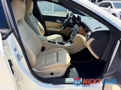 Zdjęcie 7 z 15 samochodu: 2018 MERCEDES-BENZ CLA 250 VIN:WDDSJ4EB0JN570193 - miniatura
