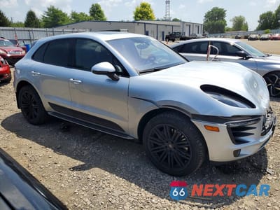 Czwarte zdjęcie samochodu z boku: 2018 PORSCHE MACAN S VIN:WP1AB2A54JLB35503 - miniatura