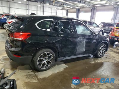 Trzecie zdjęcie samochodu z tyłu: 2021 BMW X1 XDRIVE28I VIN:WBXJG9C08M5S87955 - miniatura