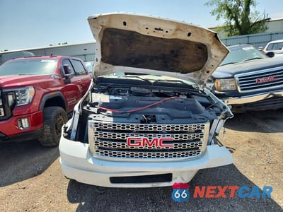 Piąte zdjęcie samochodu w środku: 2012 GMC SIERRA K2500 DENALI VIN:1GT125E8XCF156154 - miniatura
