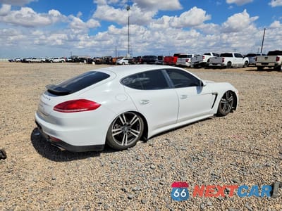 Trzecie zdjęcie samochodu z tyłu: 2014 PORSCHE PANAMERA 2 VIN:WP0AA2A73EL008026 - miniatura
