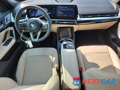 Zdjęcie 8 z 13 samochodu: 2025 BMW X1 XDRIVE28I VIN:WBX73EF05S5189389 - miniatura