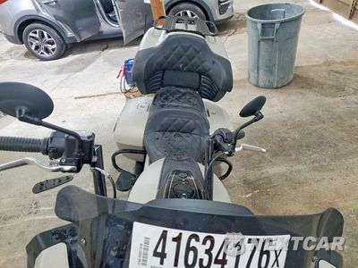 Piąte zdjęcie samochodu w środku: 2023 INDIAN MOTORCYCLE CO. PURSUIT DARK HORSE WITH PREMIUM PACKAG VIN:56KLDFRR8P3421134 - miniatura