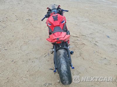 Czwarte zdjęcie samochodu z boku: 2026 HONDA CBR650 R VIN:MLHRH1551T5200075 - miniatura