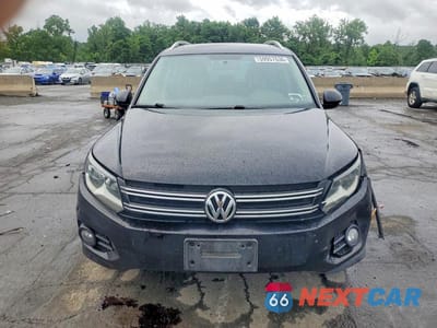Piąte zdjęcie samochodu w środku: 2015 VOLKSWAGEN TIGUAN S VIN:WVGAV7AX9FW538093 - miniatura