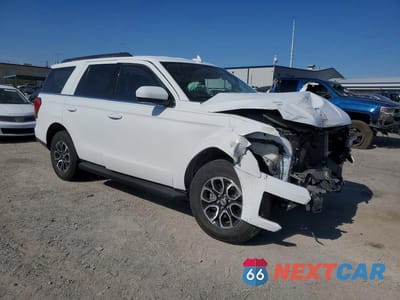 Czwarte zdjęcie samochodu z boku: 2023 FORD EXPEDITION XLT VIN:1FMJU1H85PEA31648 - miniatura