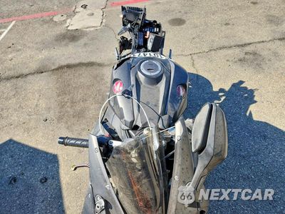 Piąte zdjęcie samochodu w środku: 2021 HONDA CBR1000 RR VIN:JH2SC7718MK400025 - miniatura