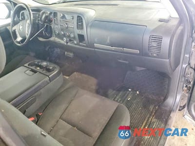 Zdjęcie 10 z 12 samochodu: 2013 CHEVROLET SILVERADO K1500 LT VIN:1GCNKSE09DZ172226 - miniatura