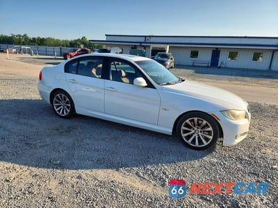 Czwarte zdjęcie samochodu z boku: 2011 BMW 328 I VIN:WBAPH7C53BE850585 - miniatura