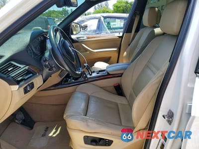 Zdjęcie 7 z 13 samochodu: 2012 BMW X5 XDRIVE50I VIN:5UXZV8C51CL423296 - miniatura