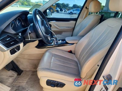 Zdjęcie 7 z 14 samochodu: 2015 BMW X5 XDRIVE35I VIN:5UXKR0C59F0K56893 - miniatura