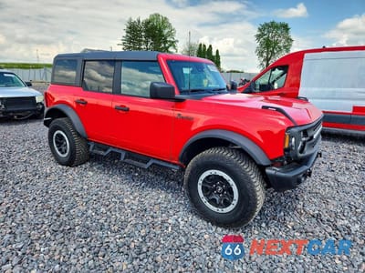 Czwarte zdjęcie samochodu z boku: 2024 FORD BRONCO BLACK DIAMOND VIN:1FMEE1BP8RLA88875 - miniatura