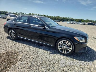 Czwarte zdjęcie samochodu z boku: 2016 MERCEDES-BENZ C 300 VIN:55SWF4JB9GU145077 - miniatura