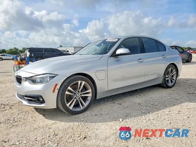 2017 BMW 330E WBA8E1C3XHA158560 - główne zdjęcie licytacji z USA - miniatura