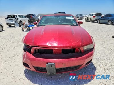 Piąte zdjęcie samochodu w środku: 2011 FORD MUSTANG VIN:1ZVBP8EM1B5151897 - miniatura