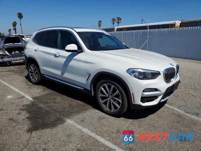 Czwarte zdjęcie samochodu z boku: 2019 BMW X3 SDRIVE30I VIN:5UXTR7C57KLE98476 - miniatura