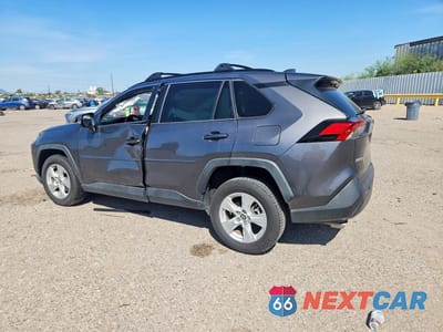 Drugie zdjęcie samochodu z przodu: 2021 TOYOTA RAV4 XLE VIN:2T3W1RFVXMC156516 - miniatura