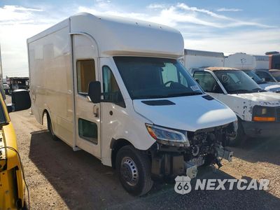 Czwarte zdjęcie samochodu z boku: 2023 MERCEDES-BENZ SPRINTER 4500 VIN:W1X9K2312PN227527 - miniatura