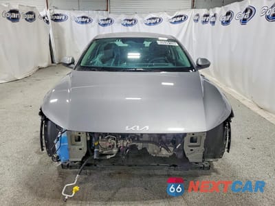 Piąte zdjęcie samochodu w środku: 2026 KIA K4 LXS VIN:3KPFT4DE6TE248814 - miniatura
