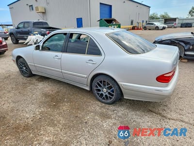 Drugie zdjęcie samochodu z przodu: 2000 MERCEDES-BENZ E 430 VIN:WDBJF83J6YX034323 - miniatura
