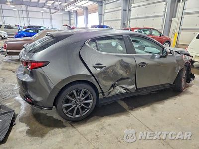 Trzecie zdjęcie samochodu z tyłu: 2026 MAZDA 3 PREFERRED VIN:JM1BPALL6T1868194 - miniatura