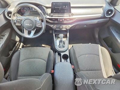 Zdjęcie 8 z 12 samochodu: 2024 KIA FORTE LXS VIN:3KPF24AD2RE760836 - miniatura