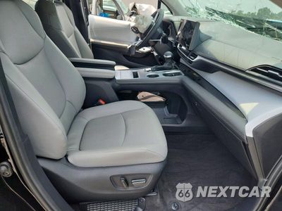 Zdjęcie 7 z 13 samochodu: 2026 TOYOTA SIENNA XLE 7-PASSENGER VIN:5TDYRKEC7TS329349 - miniatura