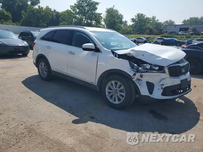 Czwarte zdjęcie samochodu z boku: 2019 KIA SORENTO LX VIN:5XYPGDA34KG438253 - miniatura