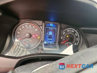 Zdjęcie 9 z 12 samochodu: 2019 TOYOTA TACOMA SR VIN:5TFSX5EN7KX064682 - miniatura